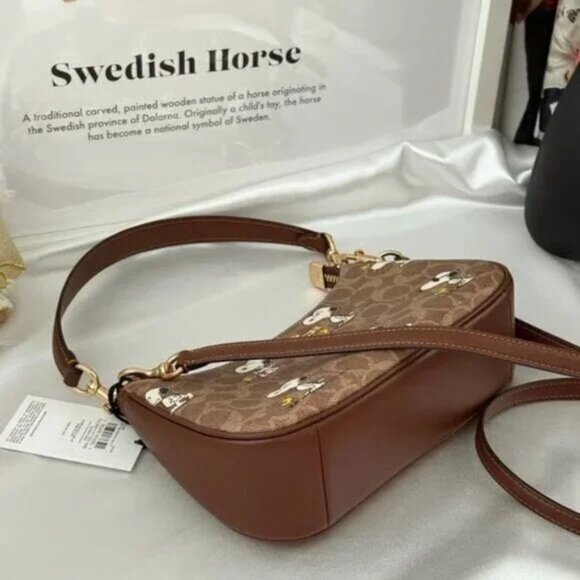 NWT Coach X Peanuts Teri Shoulder Bag In Signature Canvas With Snoopy Print - Picture 5 of 9